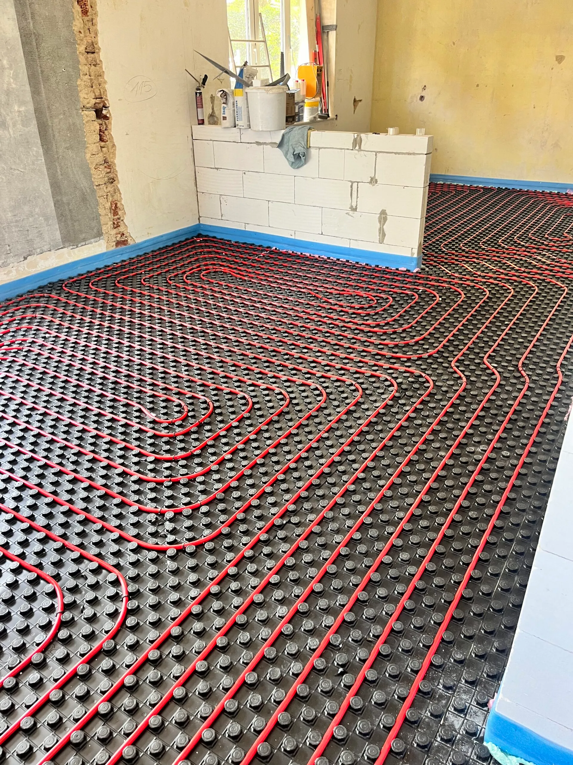 Podlahové topení — instalace trubek