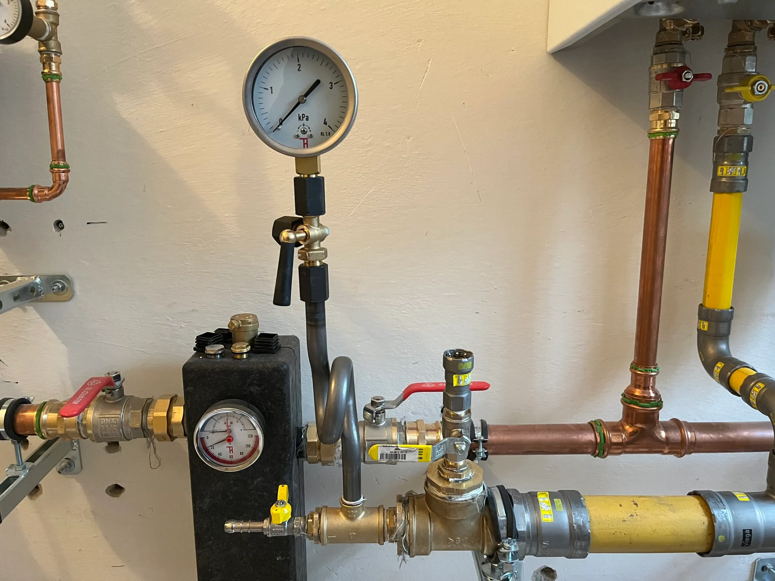 Restaurace Příbram — nový topný systém od kotle po radiátory — fotografie 2