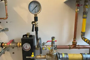 Restaurace Příbram — nový topný systém od kotle po radiátory — foto 2