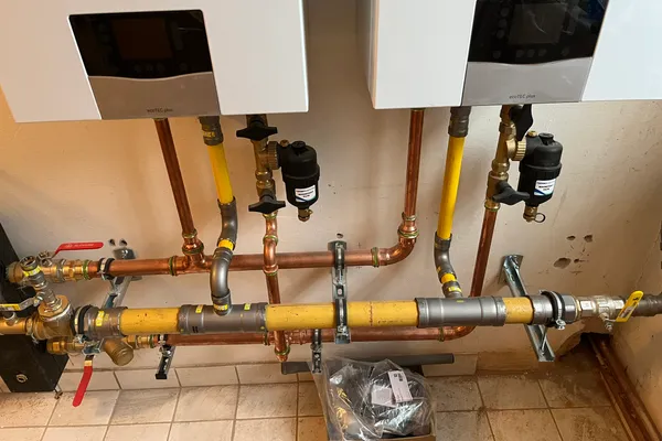 Restaurace Příbram — nový topný systém od kotle po radiátory — foto 1